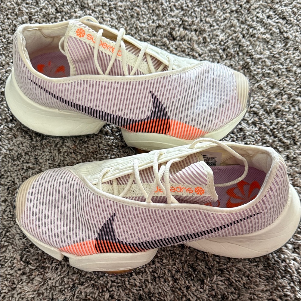 Nike Light Lavendar and Coral Shoes Size 9